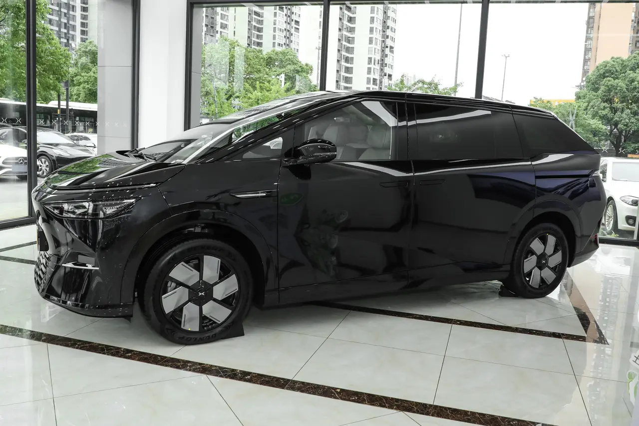 Xpeng X9 2024