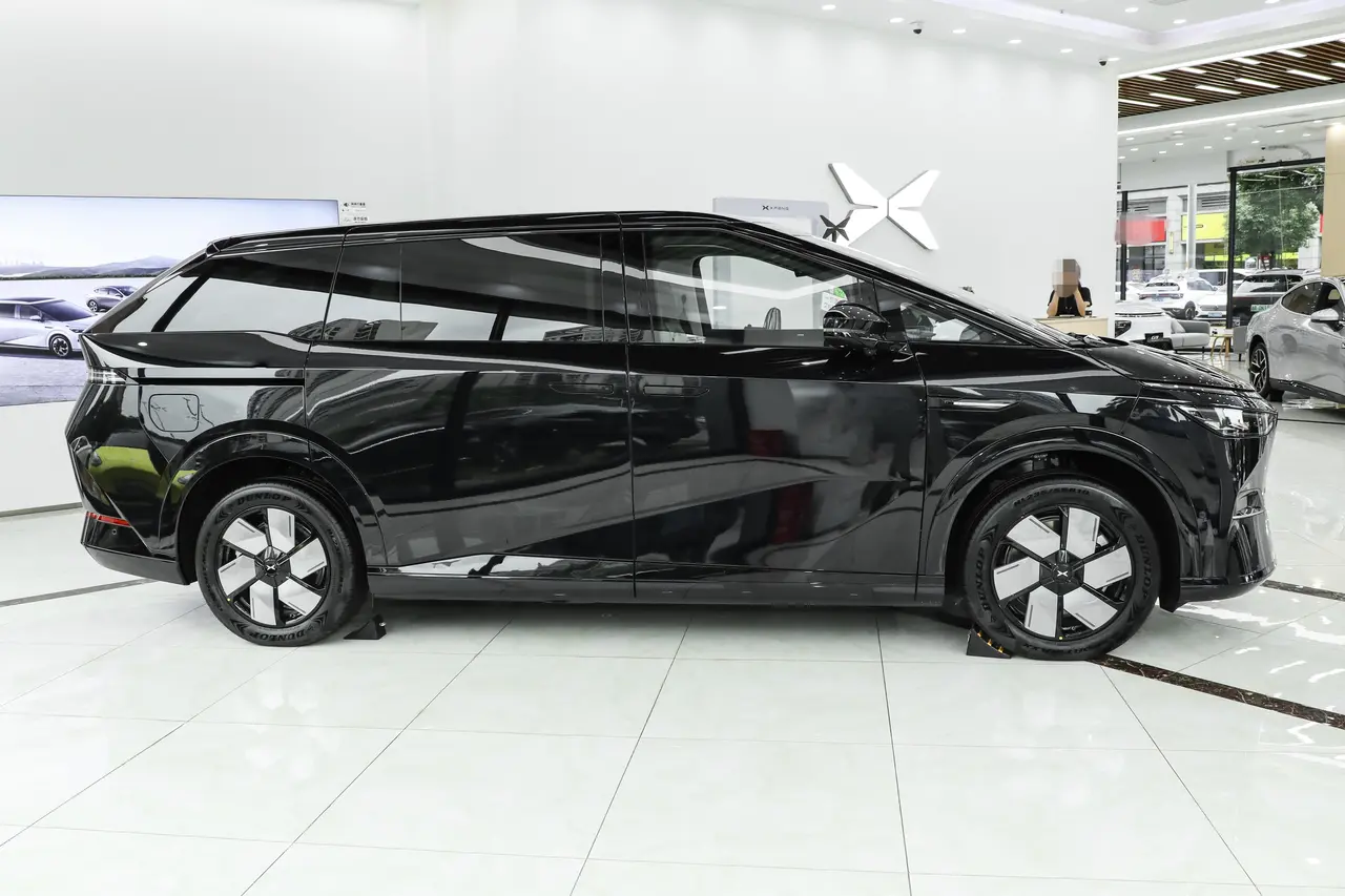 Xpeng X9 2024