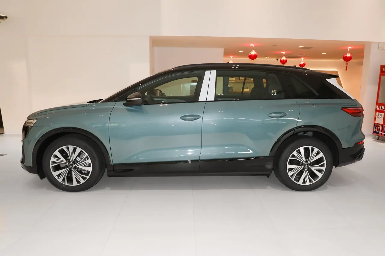 Audi Q5 E-tron 2023
