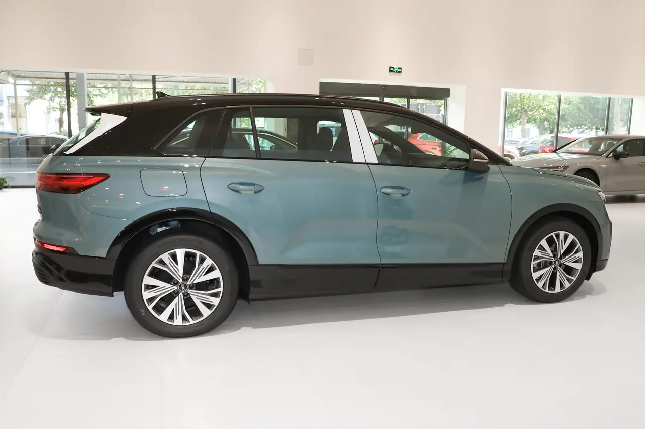 Audi Q5 E-tron 2023