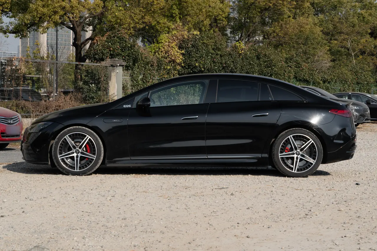 Mercedes EQE AMG 2023