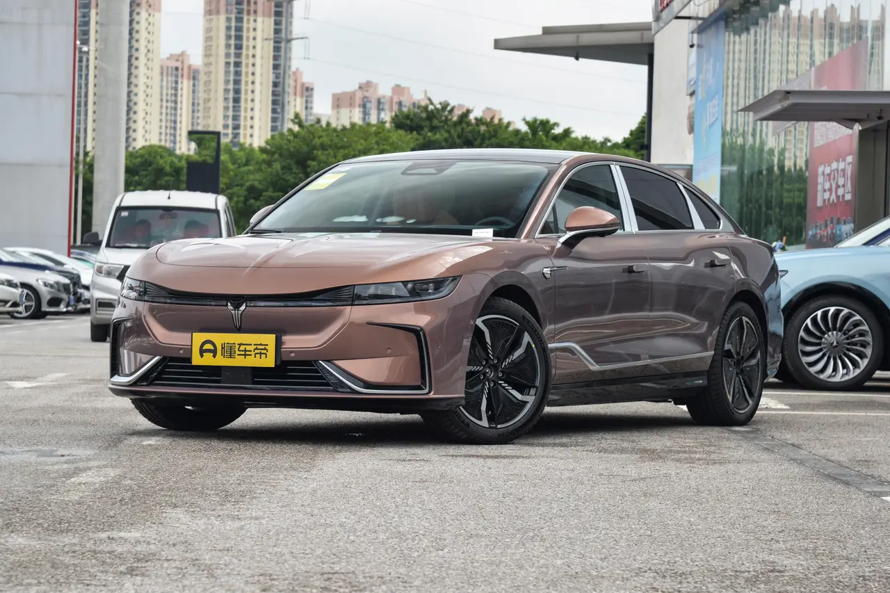 Voyah Chasing Light 2023