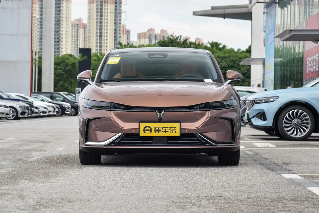 Voyah Chasing Light 2023