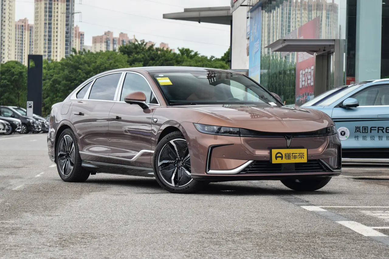 Voyah Chasing Light 2023