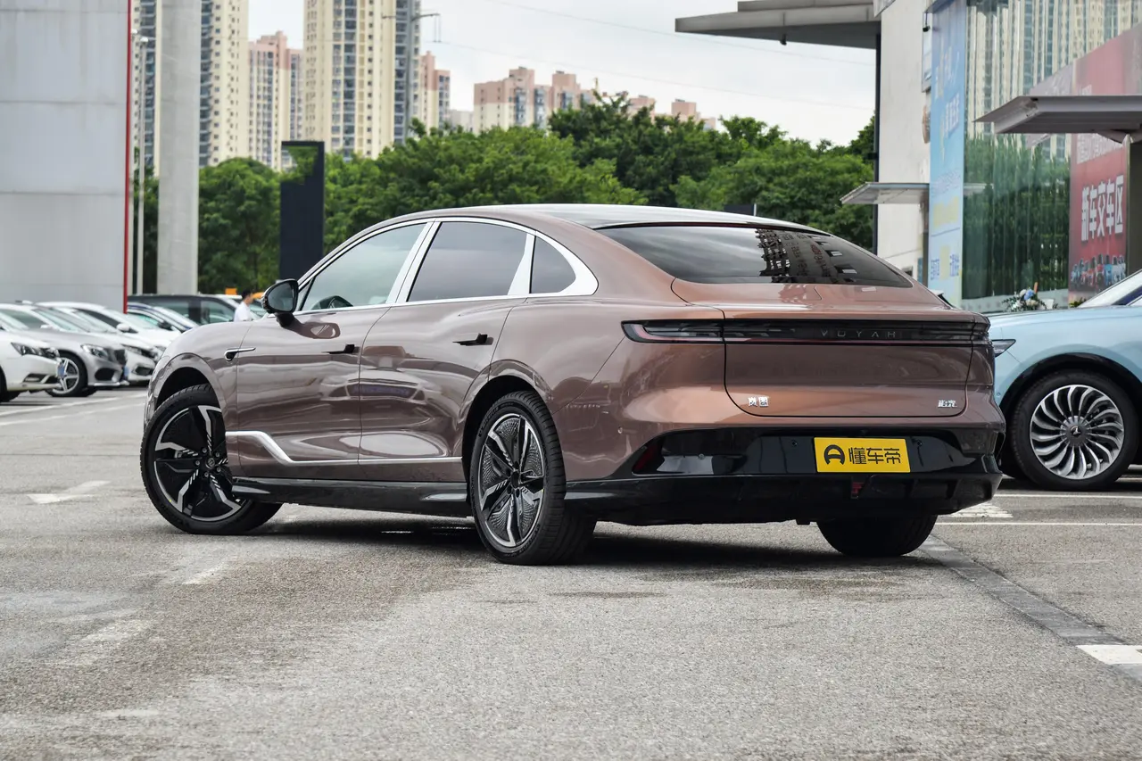 Voyah Chasing Light 2023