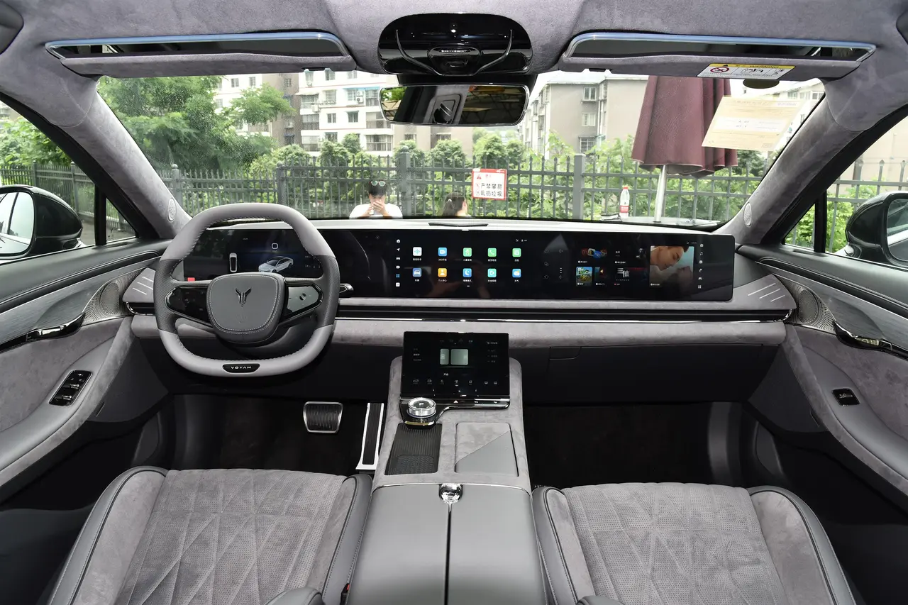 Voyah Chasing Light 2023