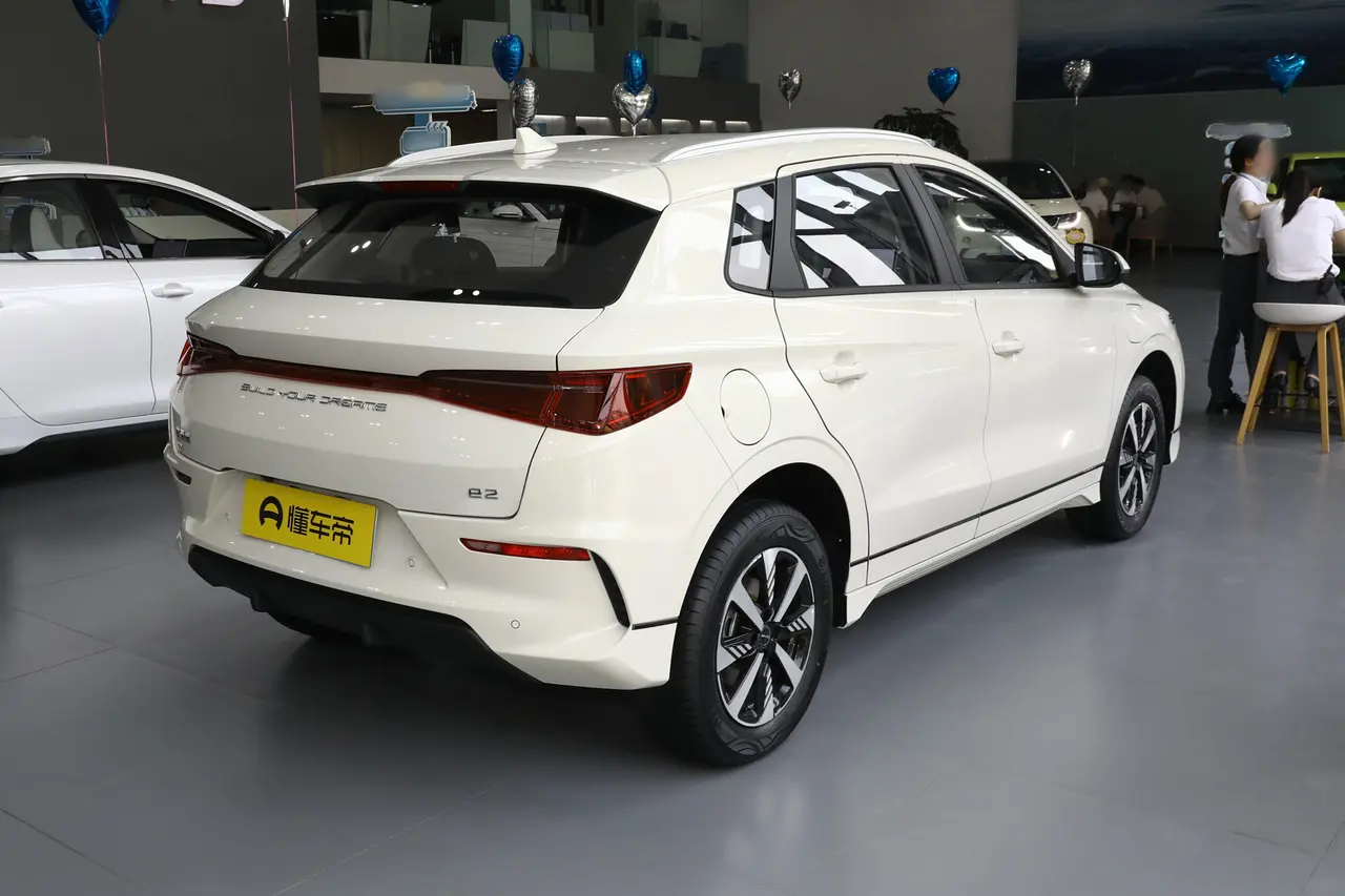 BYD e2 2024