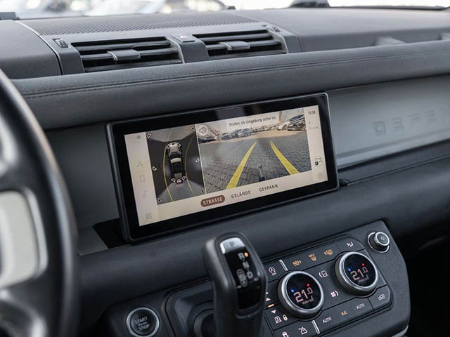 Land Rover Defender 2021