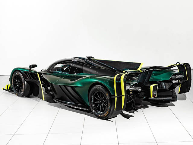 Aston Martin Valkyrie 2022