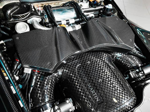 Aston Martin Valkyrie 2022