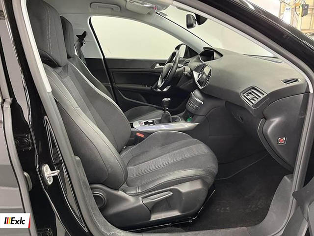 Peugeot 308 2021