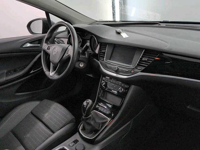 Opel Astra 2021