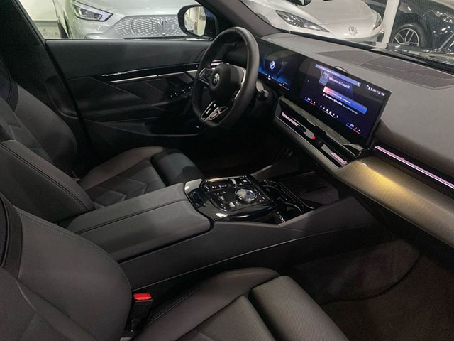 BMW 5 series 2024