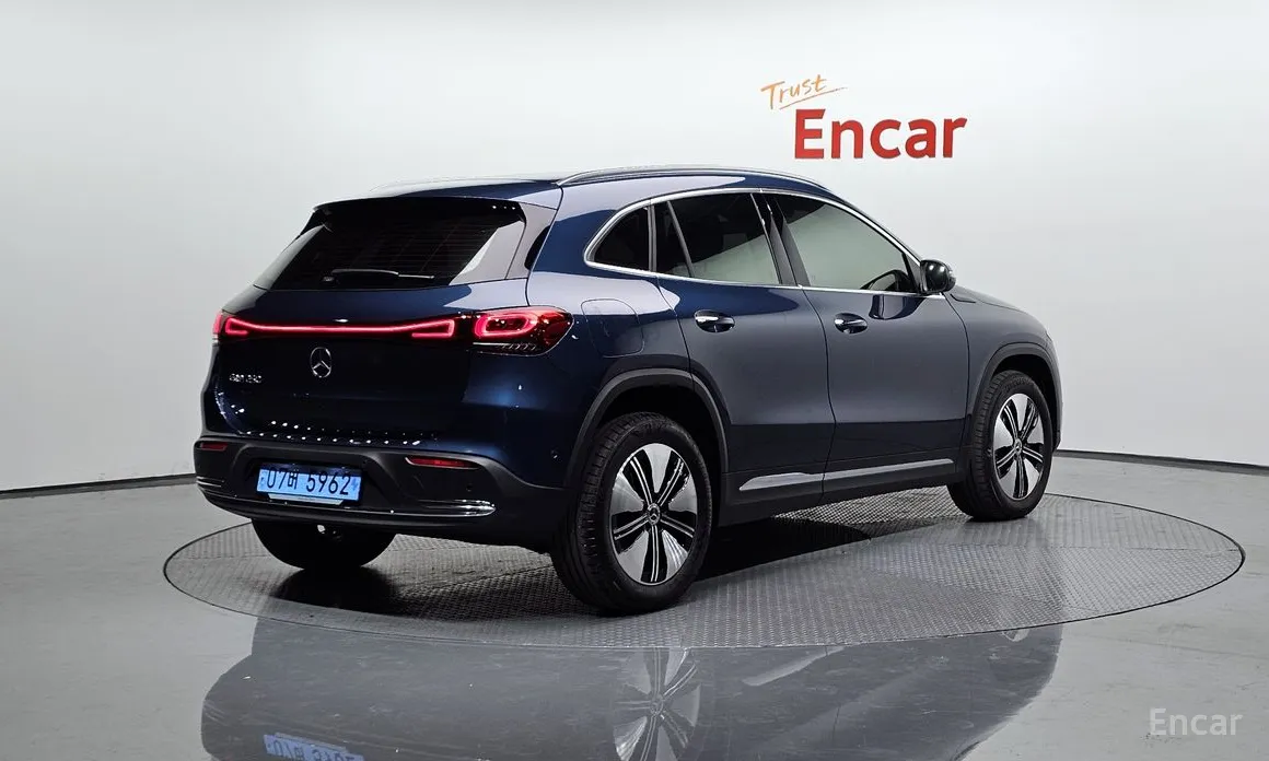 Mercedes EQA 2022