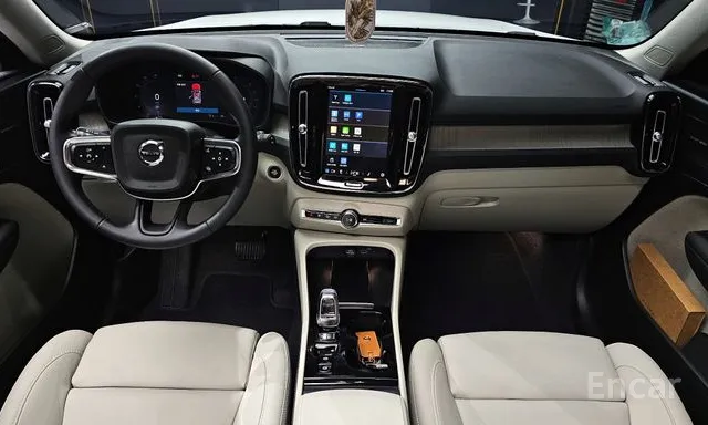 Volvo XC40 2023