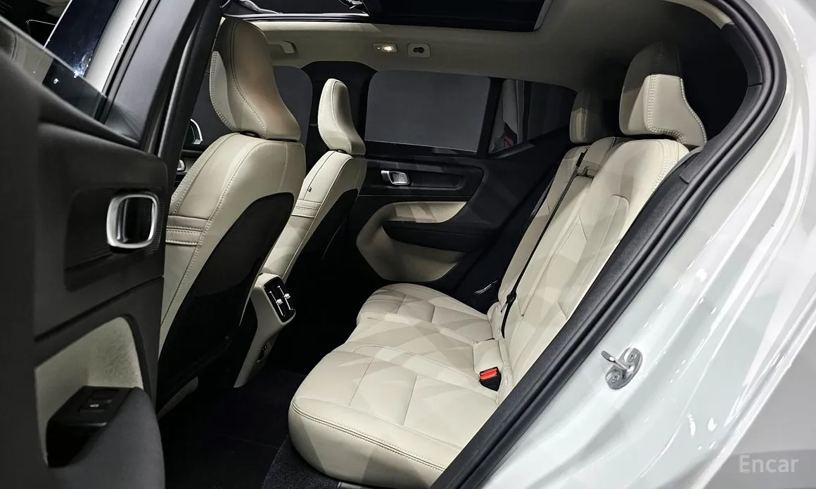 Volvo XC40 2023