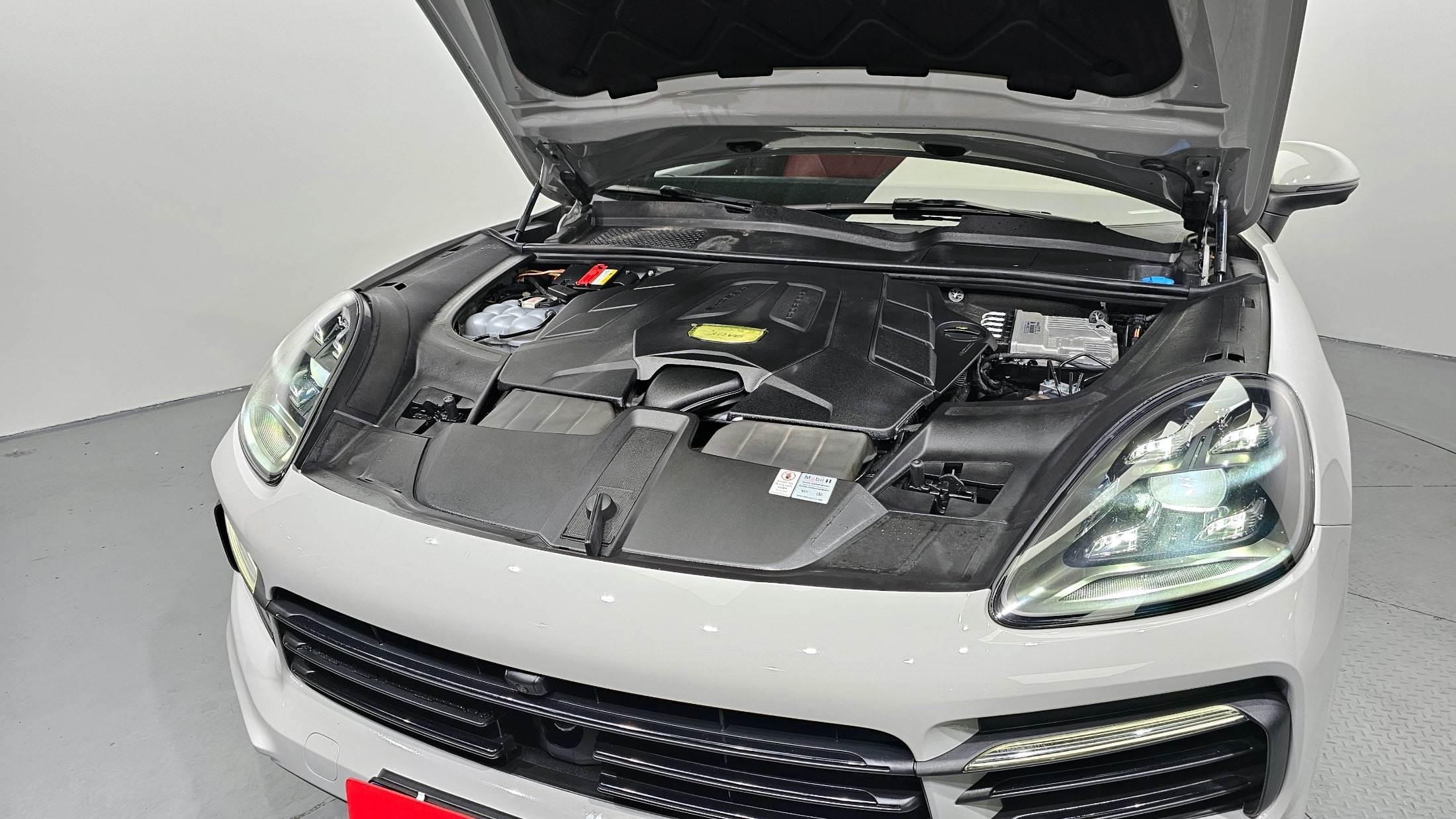 Porsche Cayenne 2021