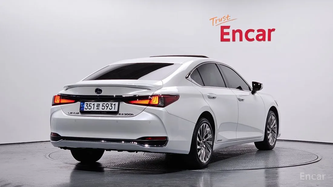 Lexus ES 2022