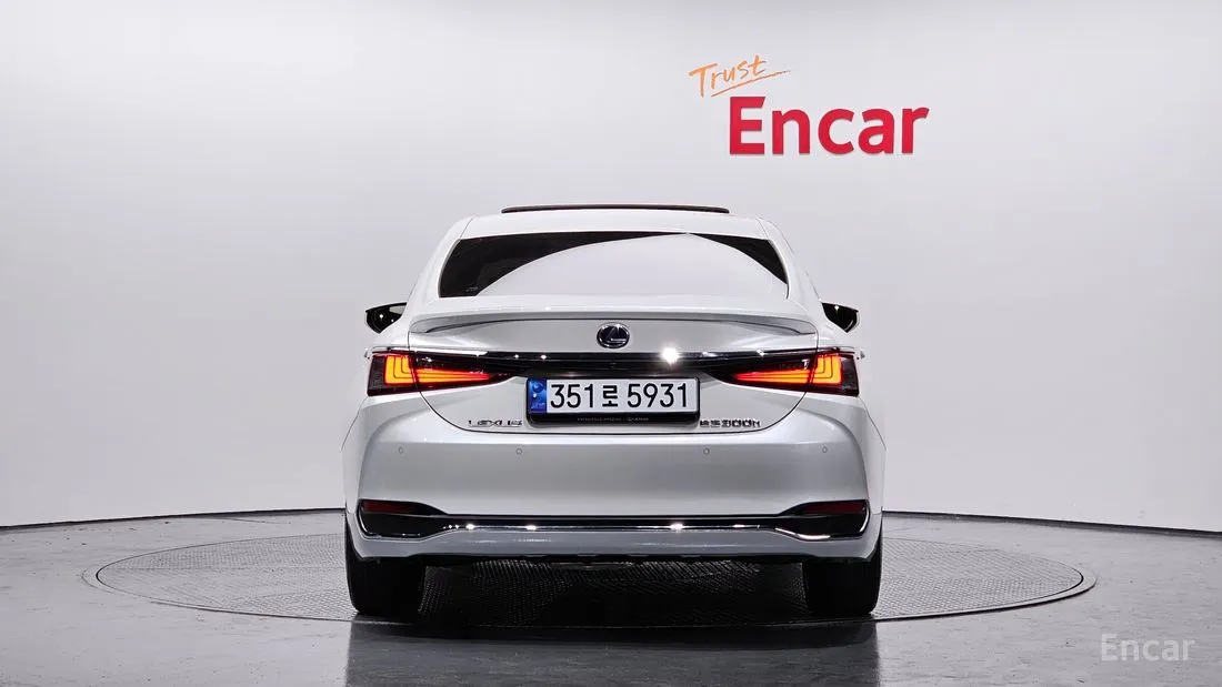 Lexus ES 2022
