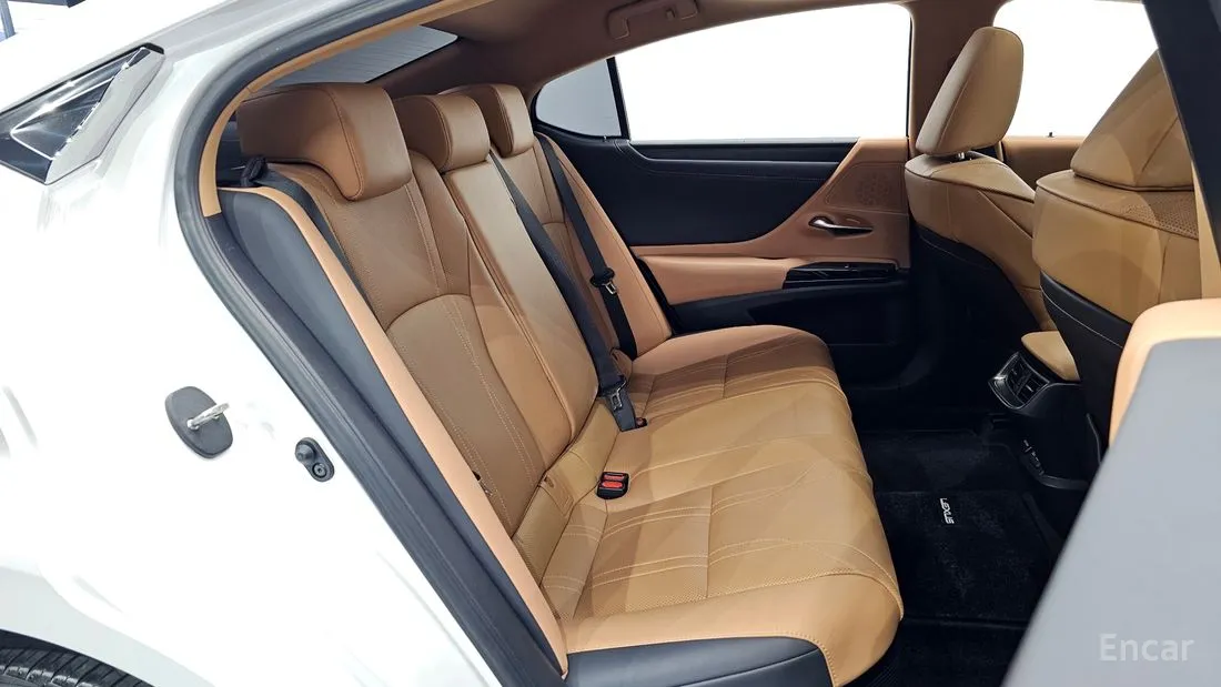 Lexus ES 2022
