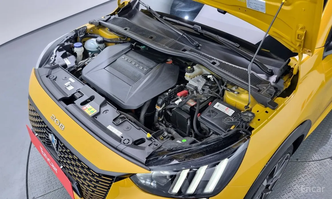 Peugeot e-208 2021