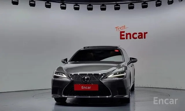 Lexus LS 2023