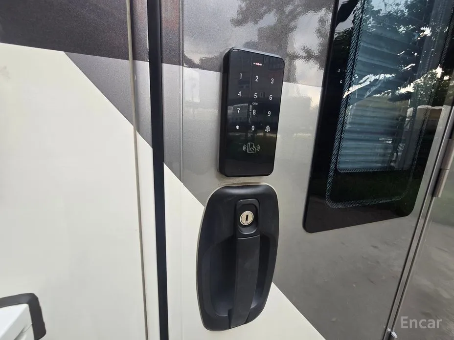 Hyundai Grand Starex 2020