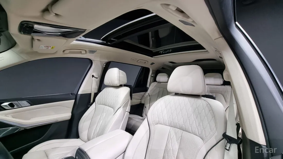 BMW X7 2021