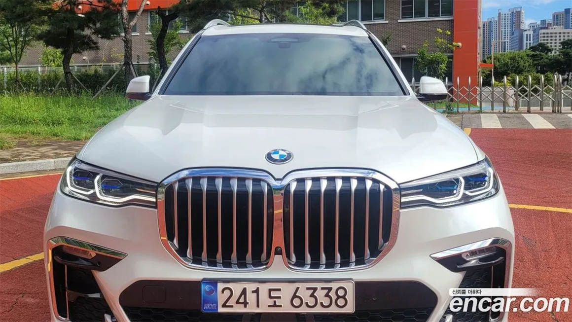 BMW X7 2021