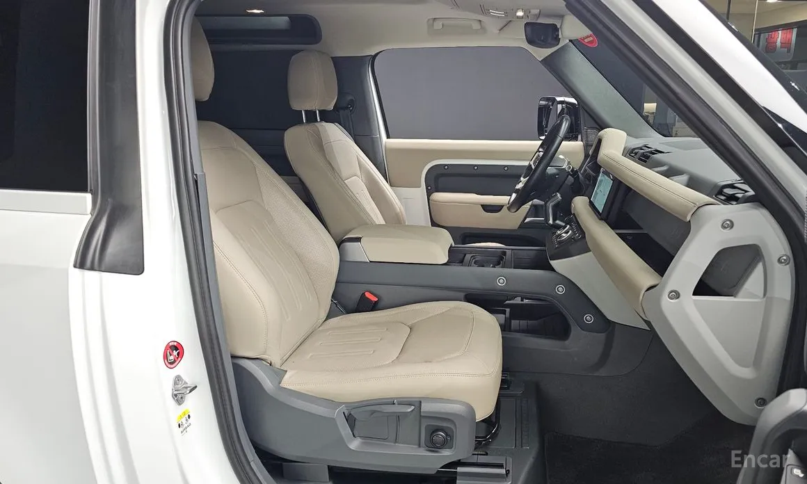 Land Rover Defender 2021