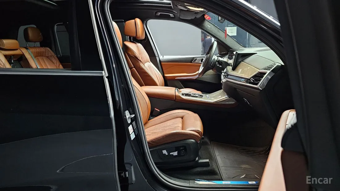 BMW X7 2023