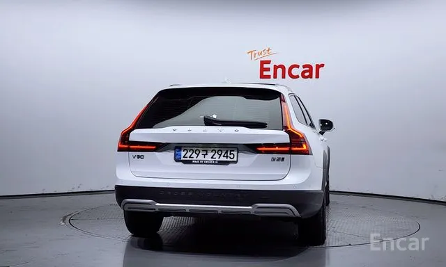 Volvo V90 Cross Country 2021
