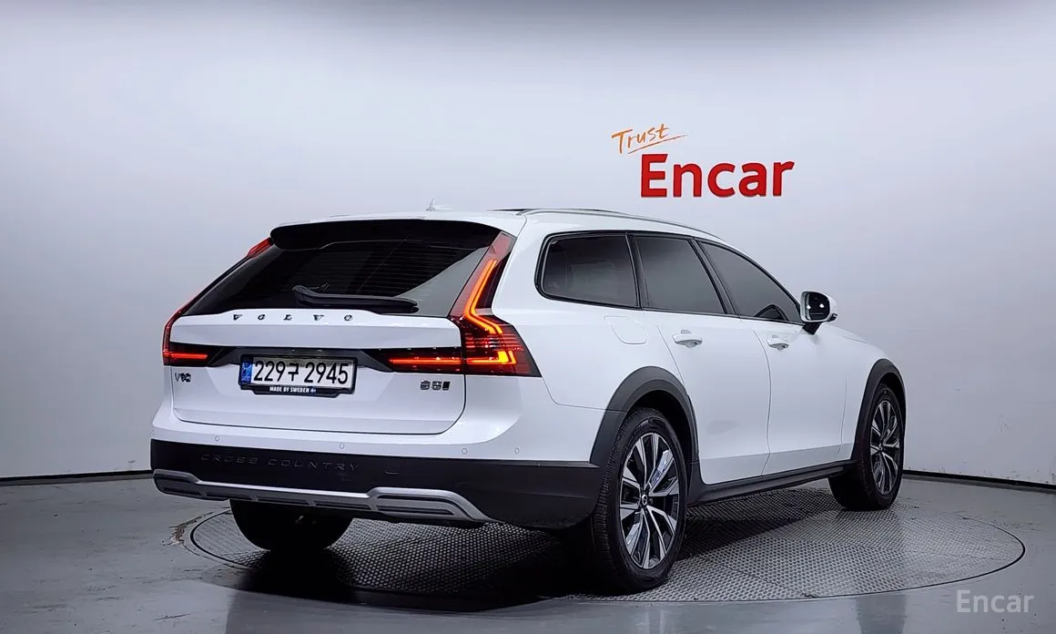 Volvo V90 Cross Country 2021