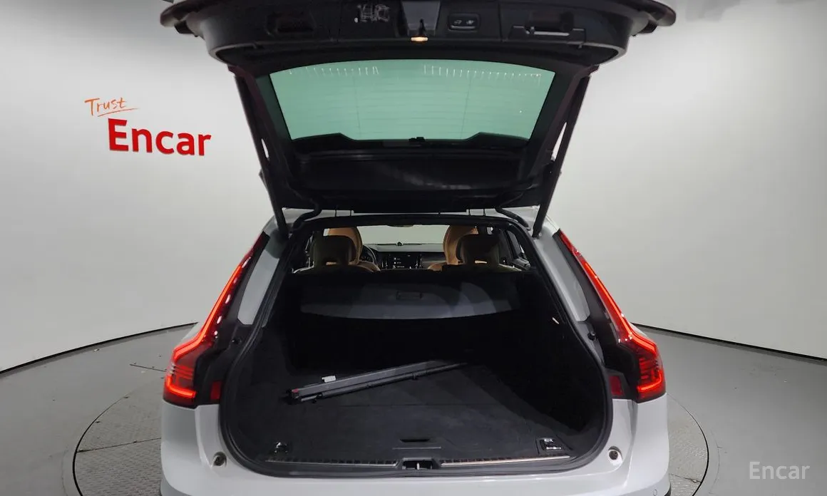 Volvo V90 Cross Country 2021