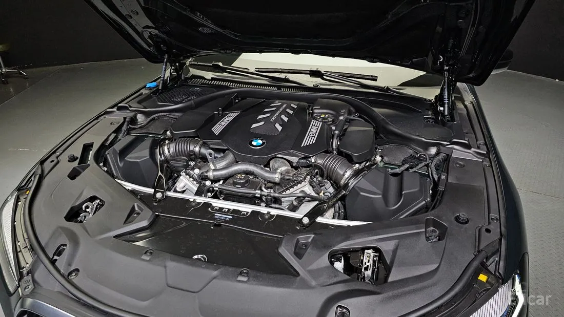 BMW 8 series 2023