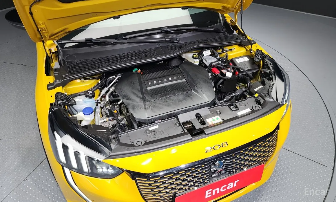 Peugeot e-208 2021