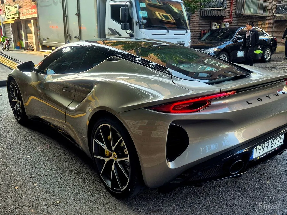 Lotus Emira 2024