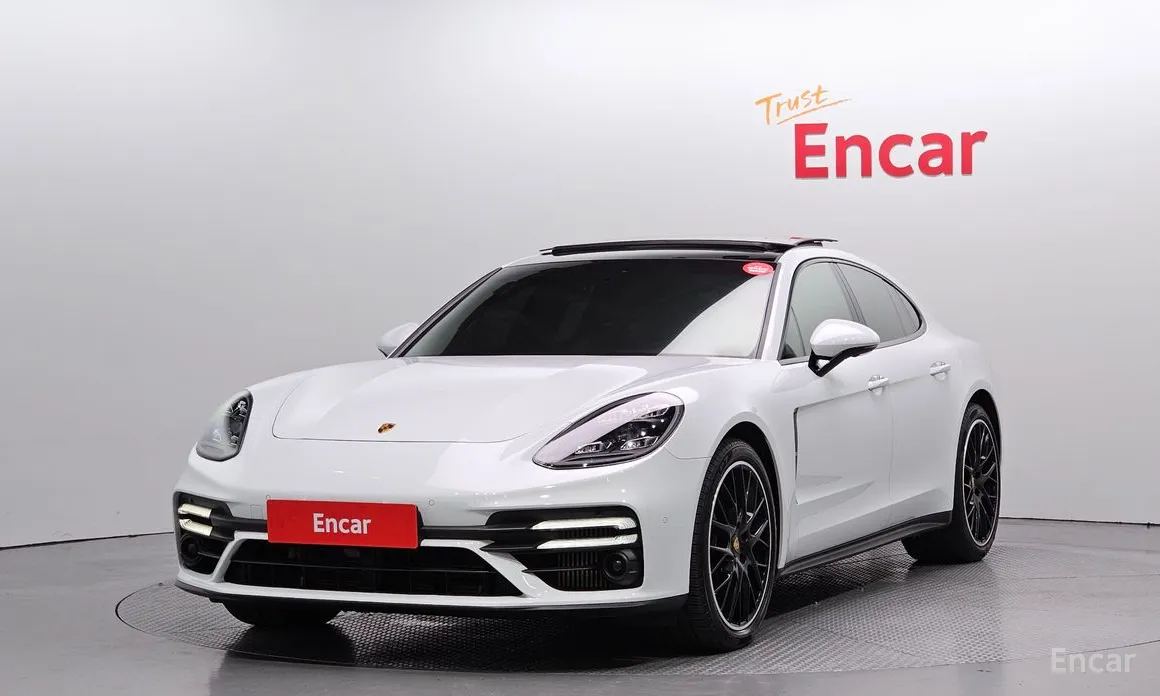 Porsche Panamera 2021