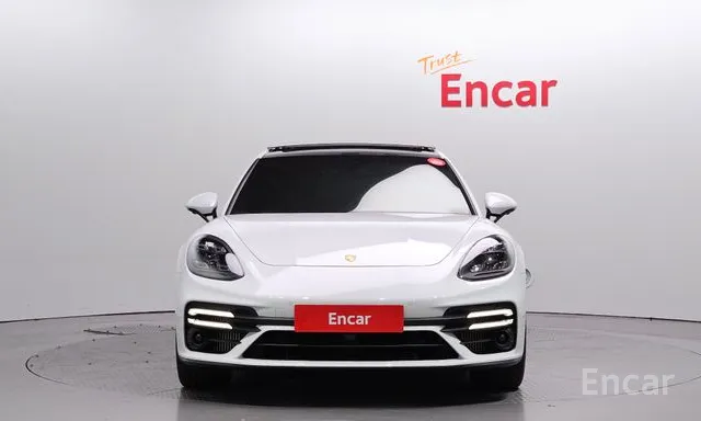 Porsche Panamera 2021