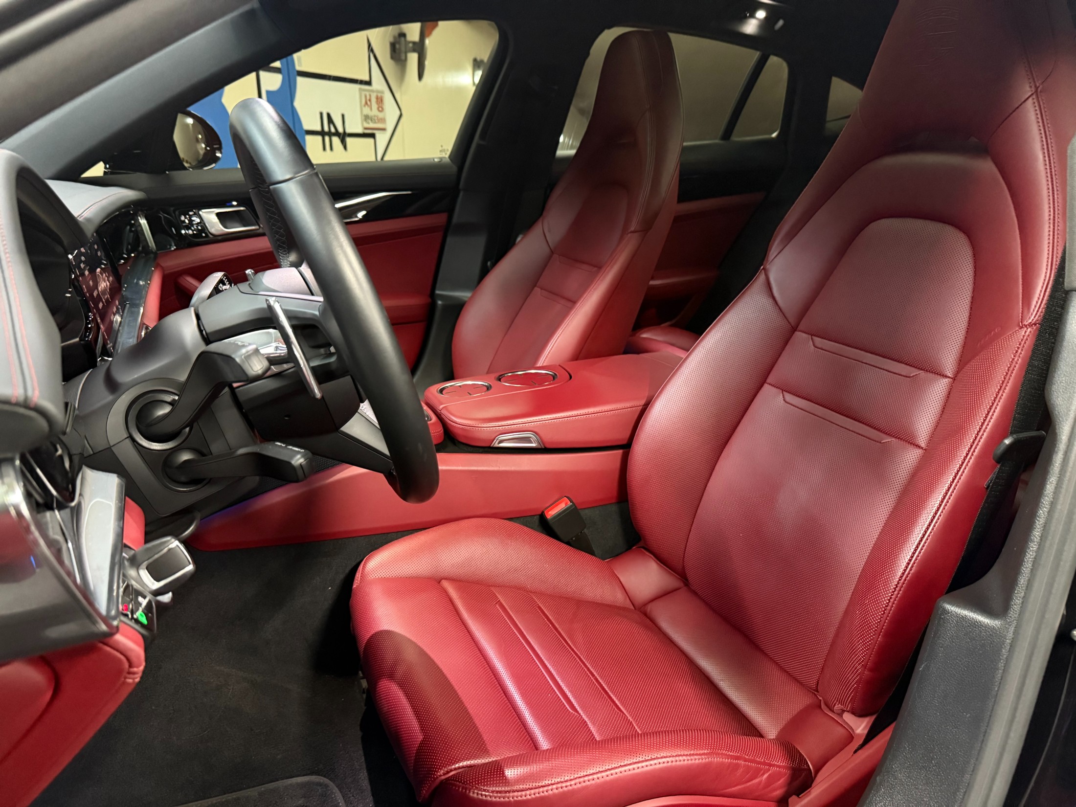 Porsche Panamera 2021