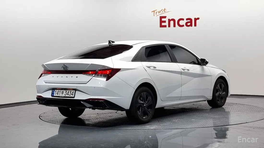 Hyundai Elantra 2022