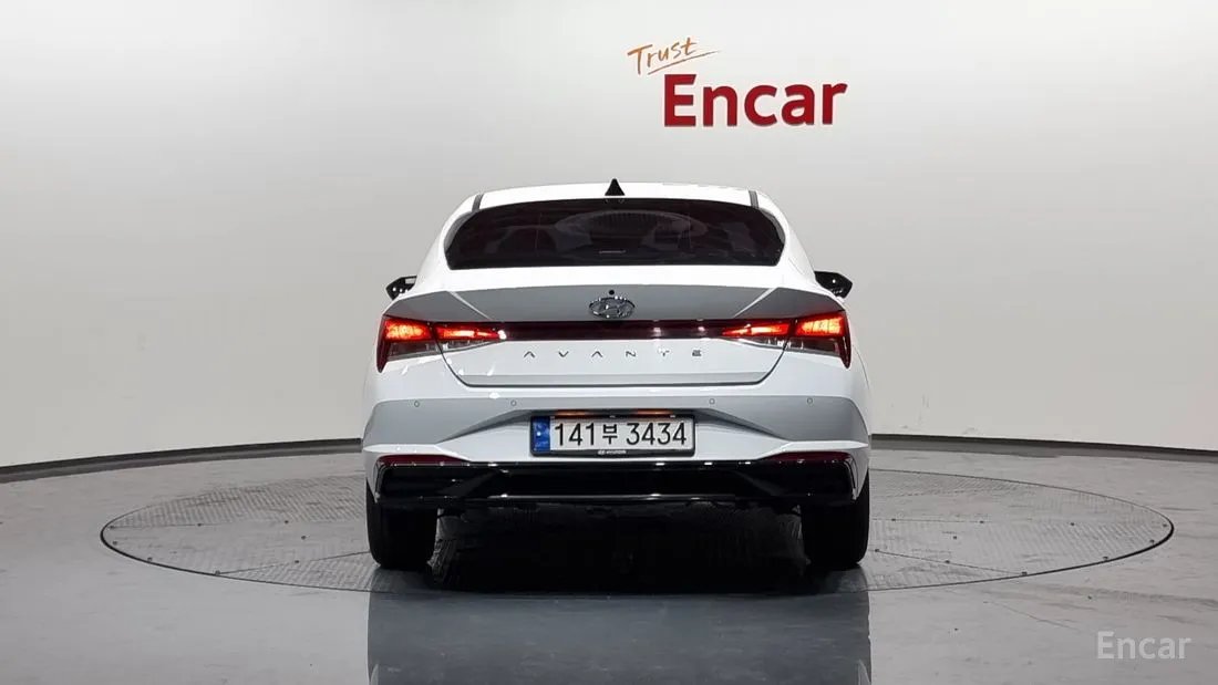 Hyundai Elantra 2022