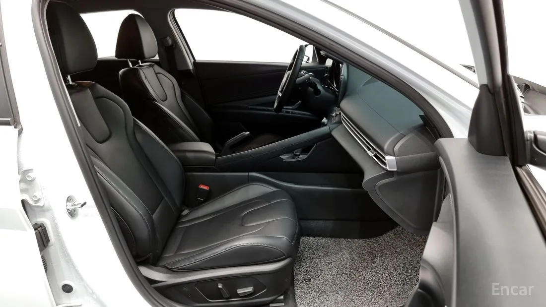 Hyundai Elantra 2022