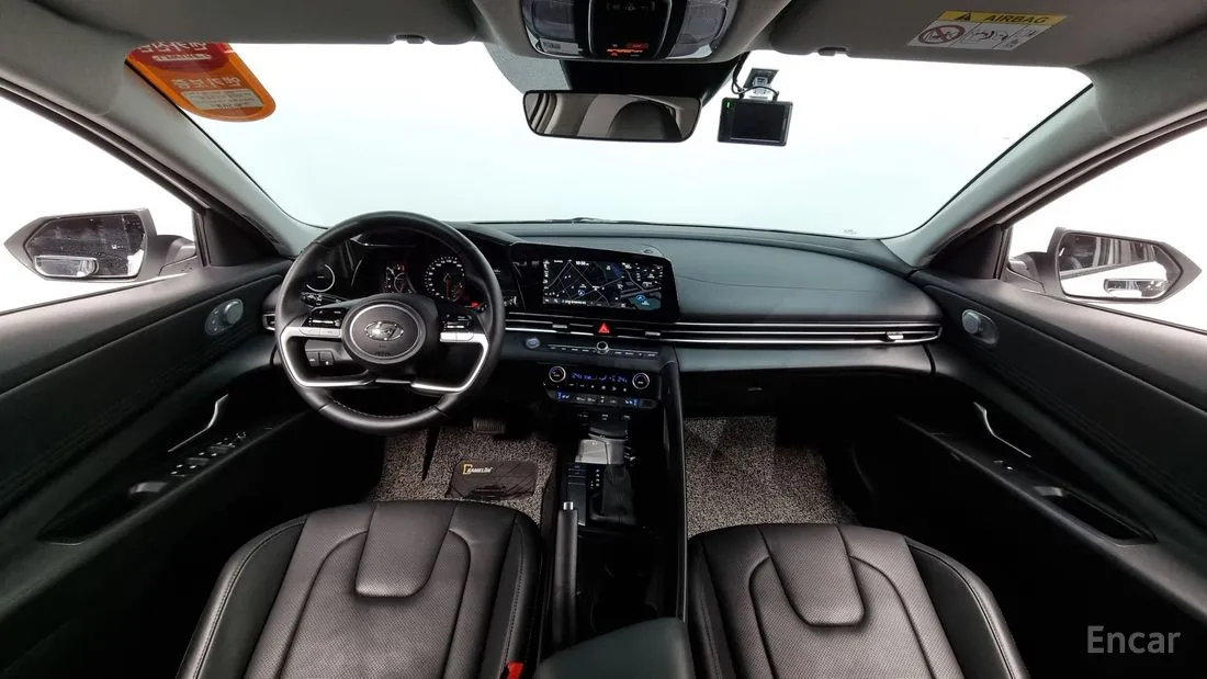 Hyundai Elantra 2022