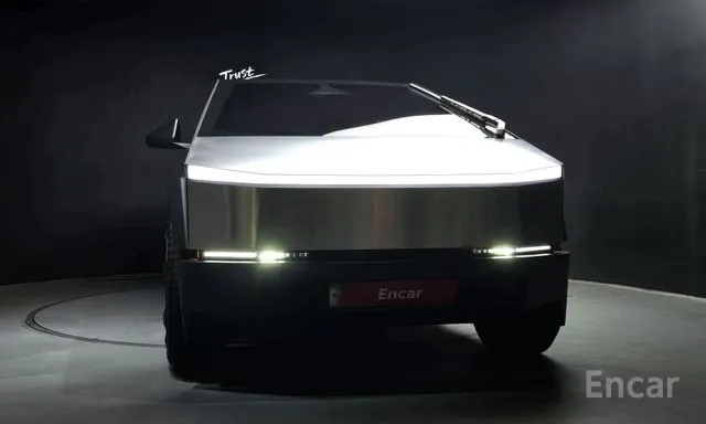 Tesla Cybertruck 2025