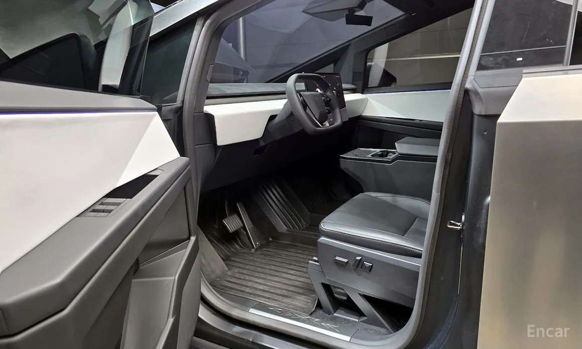 Tesla Cybertruck 2025