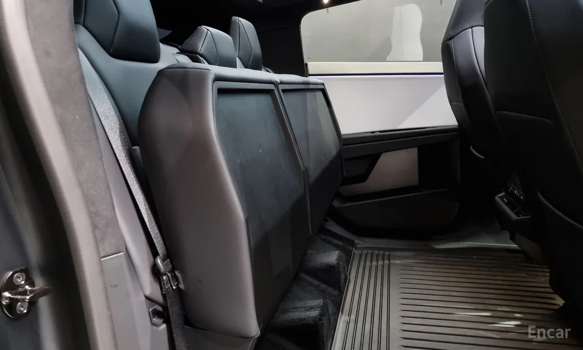 Tesla Cybertruck 2025