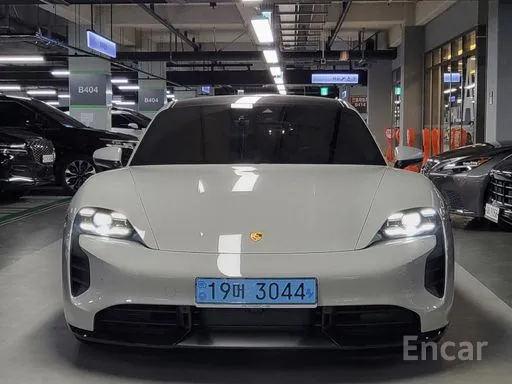 Porsche Taycan 2021