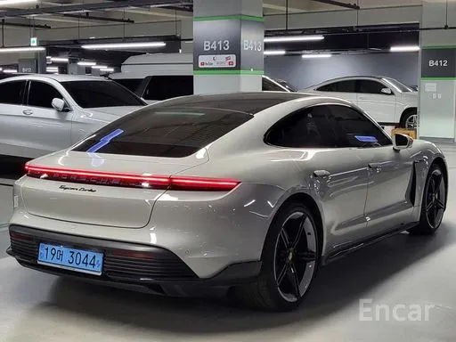 Porsche Taycan 2021