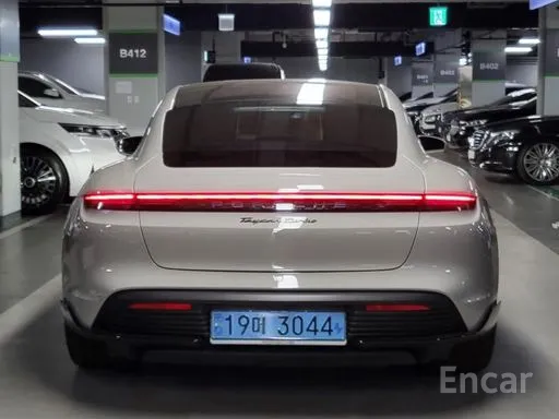 Porsche Taycan 2021